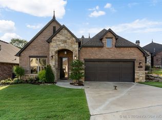 3735 S Redwood Dr, Broken Arrow, OK 74011