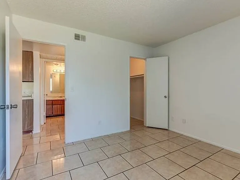 The Falls Apts — Photo 6