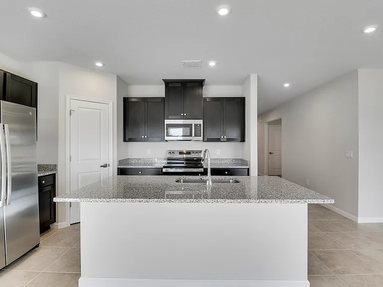 15404 SW American St — Photo 10