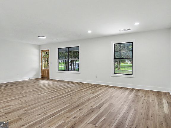 5th image of 8340 Little Mill Rd