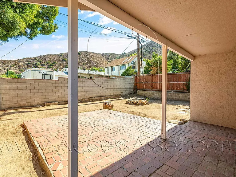 33220 Schaper St — Photo 16