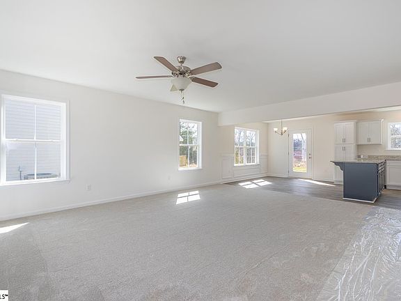 4th image of 124 Megan Ct