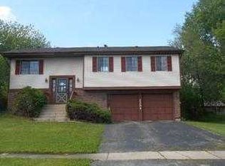 2254 Harbor Ln, Hanover Park, IL 60133