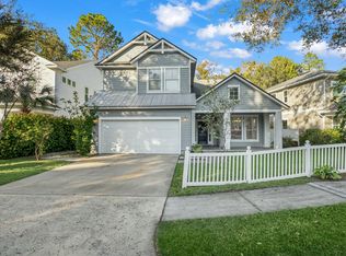 781 Paradise Ln, Atlantic Beach, FL 32233