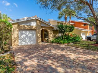 6090 Aloma Ln, Boca Raton, FL 33433
