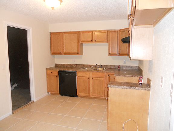 5th image of 571 Coppitt Dr E