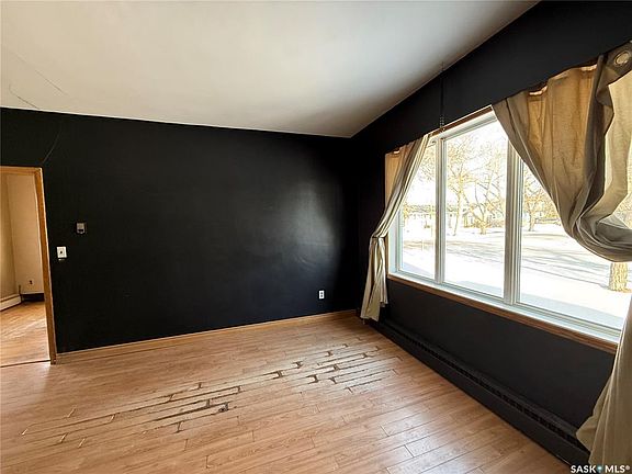 4th image of 304 3rd AVENUE SW