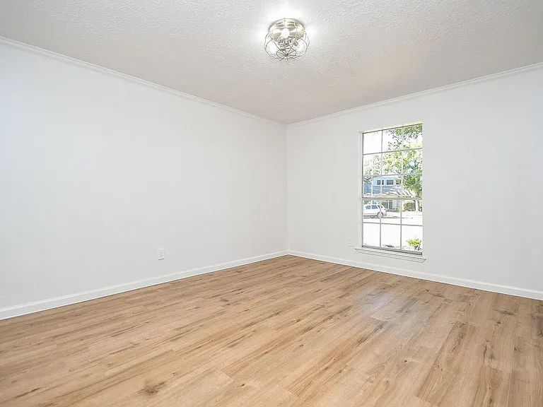 7703 Braesridge Ct — Photo 9