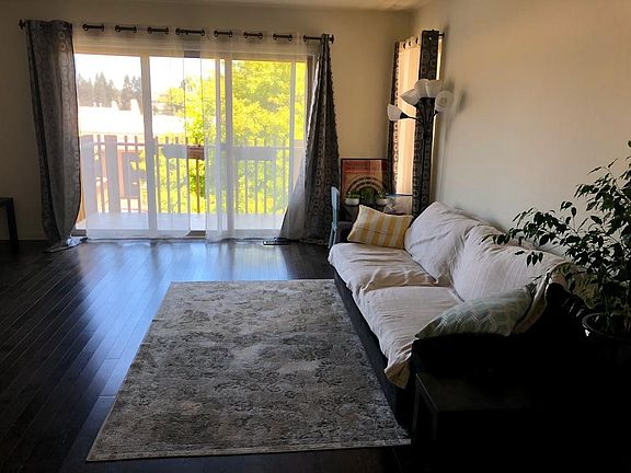 3rd image of 4086 Farm Hill Blvd