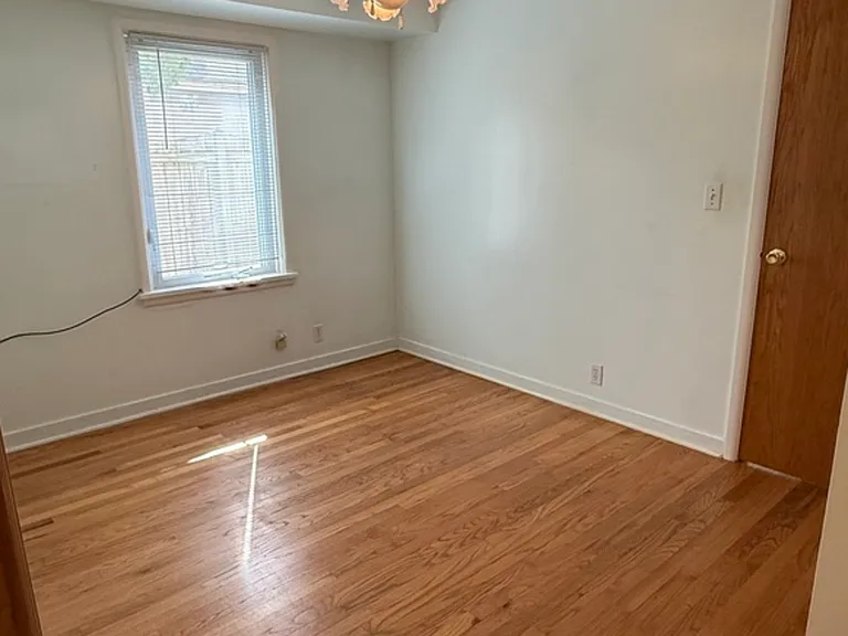 125 Maple Ct #1 — Photo 5
