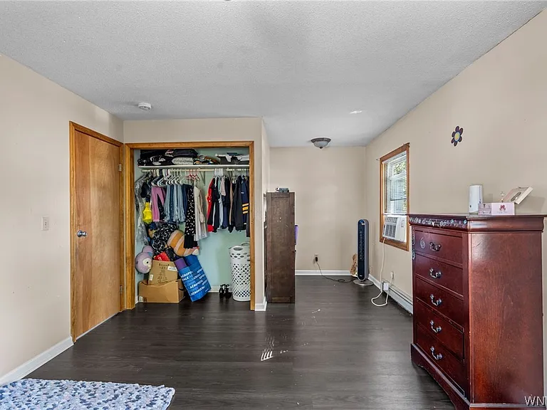 114 Flohr Ave — Photo 29