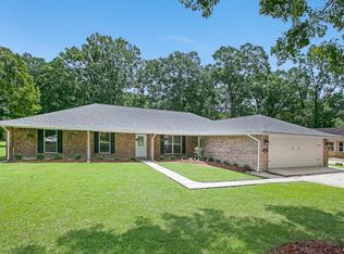 11042 Buxton Rd, Saint Amant, LA 70774