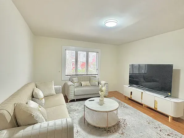 67 Bridgetown St #1, Staten Island, NY 10314