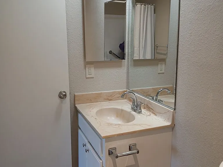 17740 Scherzinger Ln — Photo 32
