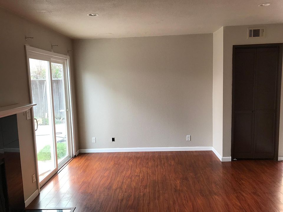 1st image of 2528 Home Crest Dr