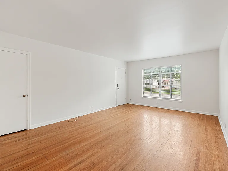 417 W Gramercy Pl #2 — Photo 4