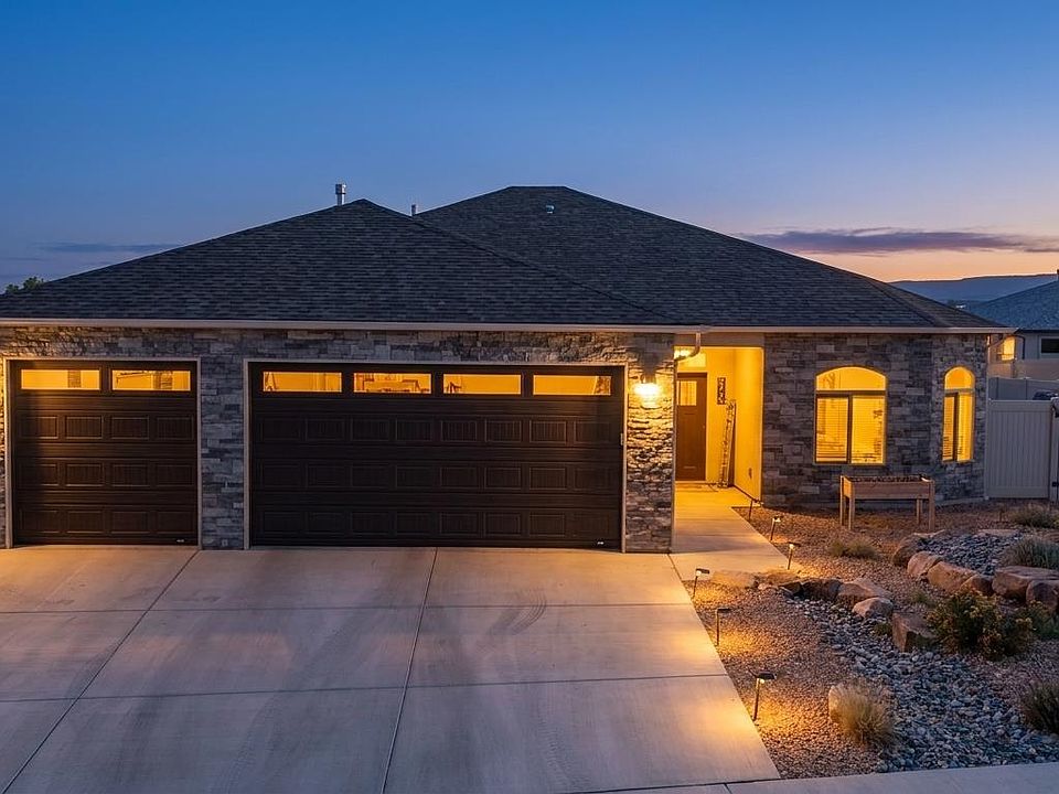1st image of 2925 Burnbank Way