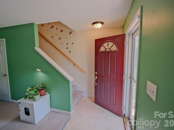 5th image of 7 Dogwood Ln