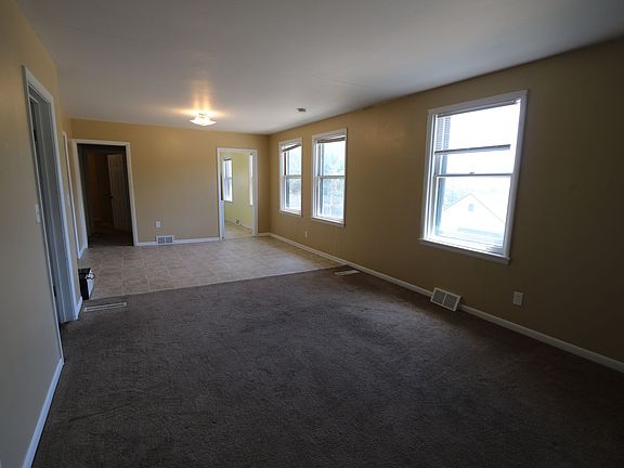 2nd image of 900-902 N 4th St #4B1328107