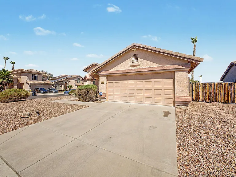 17807 N Juneberry Dr — Photo 3