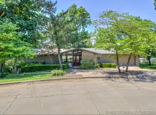 2121 SE Mercury Ct, Bartlesville, OK 74006