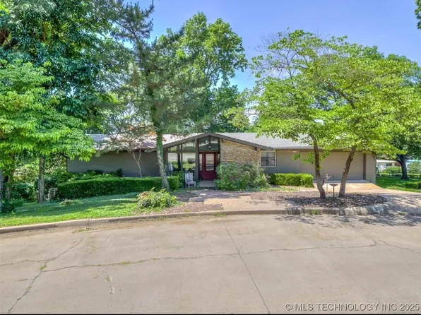 2121 SE Mercury Ct, Bartlesville, OK 74006