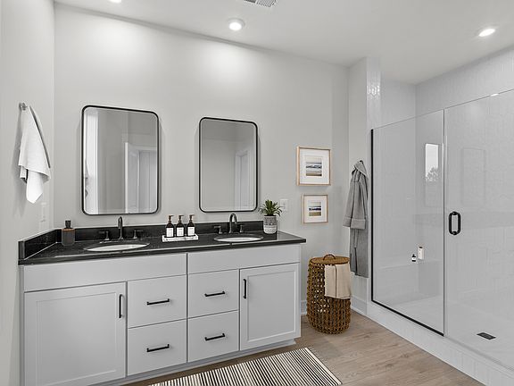 4th image of 43296 Farringdon Sq