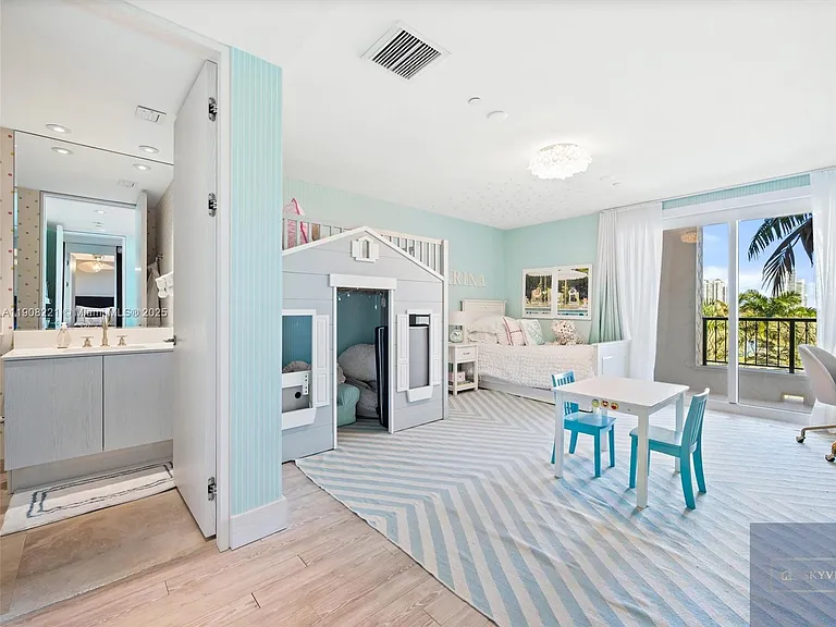 5142 Fisher Island Dr #5142 — Photo 29