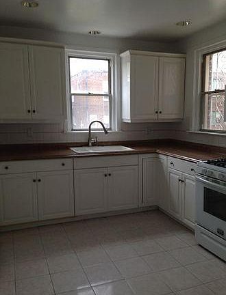 4th image of 5706 Woodbine Ave