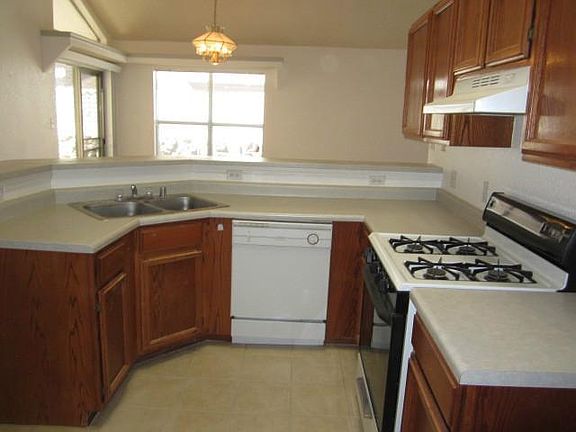 5th image of 1468 Plaza Verde Dr