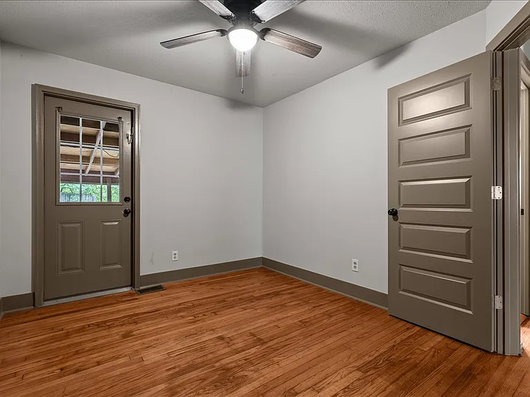 522 S Duncan Ave — Photo 6