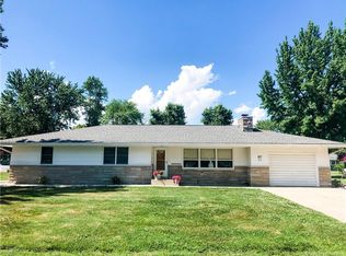 715 Meadows St, Altamont, IL 62411