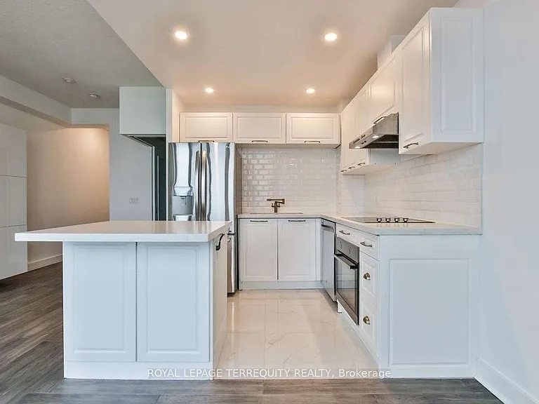 218 Queens Quay W #2605 — Photo 9