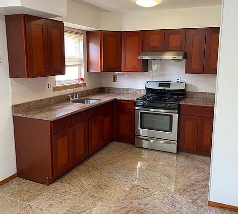 3rd image of 9854 Lackland Dr
