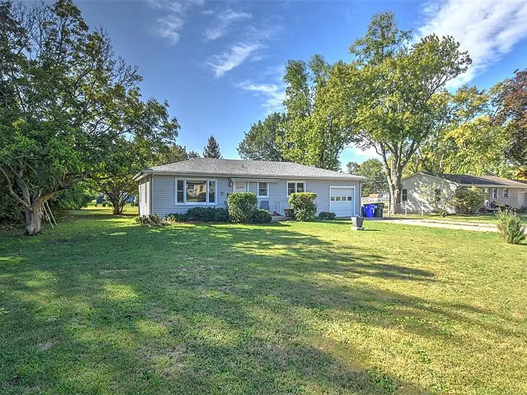 11 Nolen Dr — Photo 2