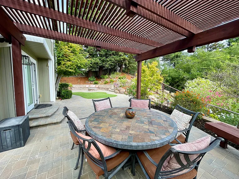 Charter Oaks Dr — Photo 33