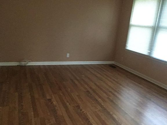 5th image of 107 Lakeside Park Dr
