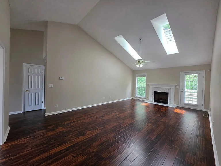 2397 Ashbury Ct — Photo 6