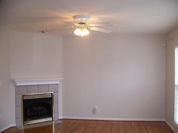 3rd image of 3115 Walnut St #11