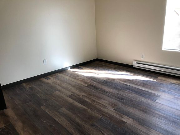 3rd image of 3201 NE 120th St #102