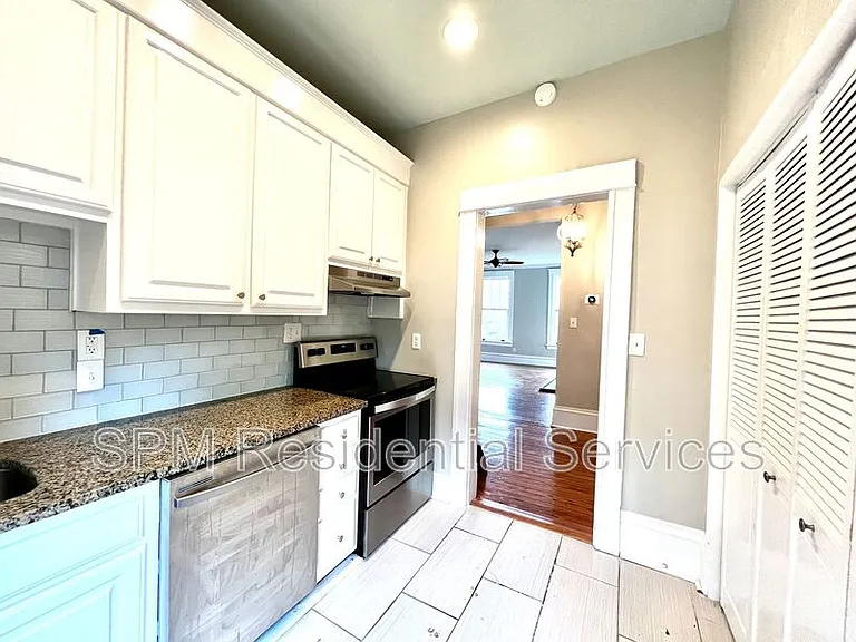 102 N 17th St — Photo 13