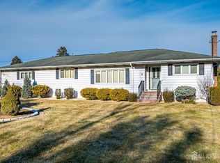 18 Cortelyous Ln, Somerset, NJ 08873