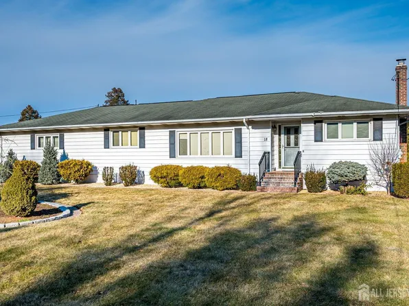 18 Cortelyous Ln, Somerset, NJ 08873