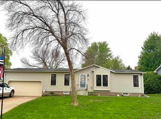 8 Ohm Dr, Mapleton, IA 51034