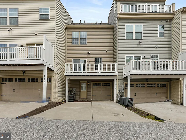 7610 Golden Slumber Ln — Photo 39