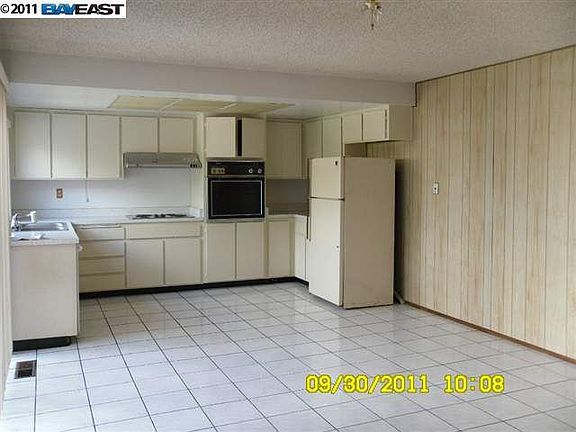 3rd image of 2707 Cherry Blossom Way