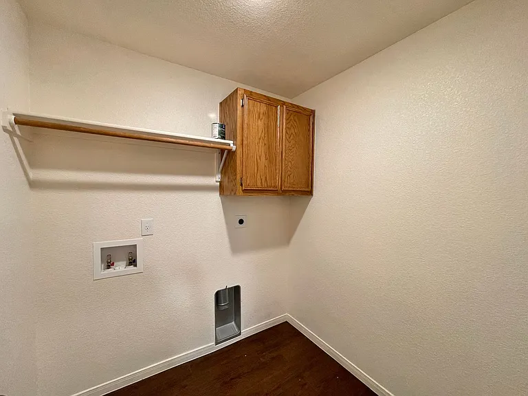 6701 University Village Way — Photo 11