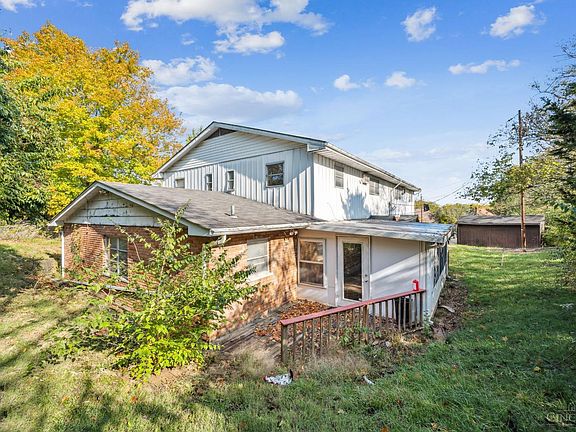 3rd image of 1654 Atson Ln