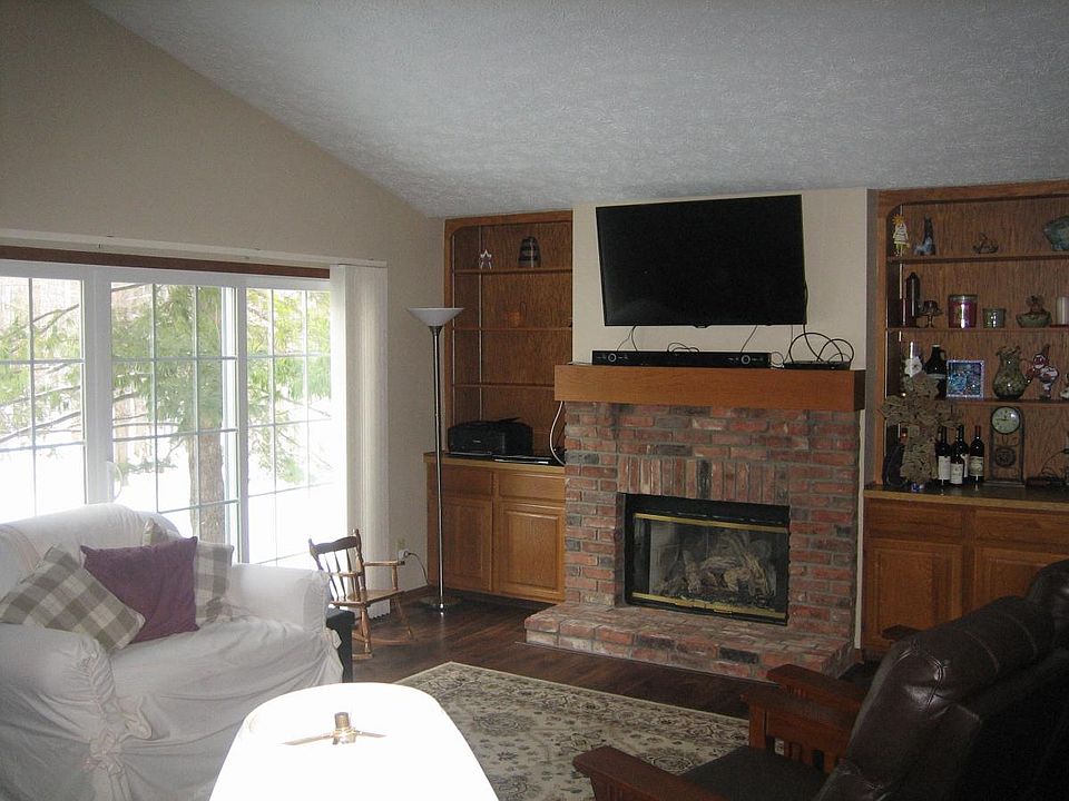 1st Floor Living Room