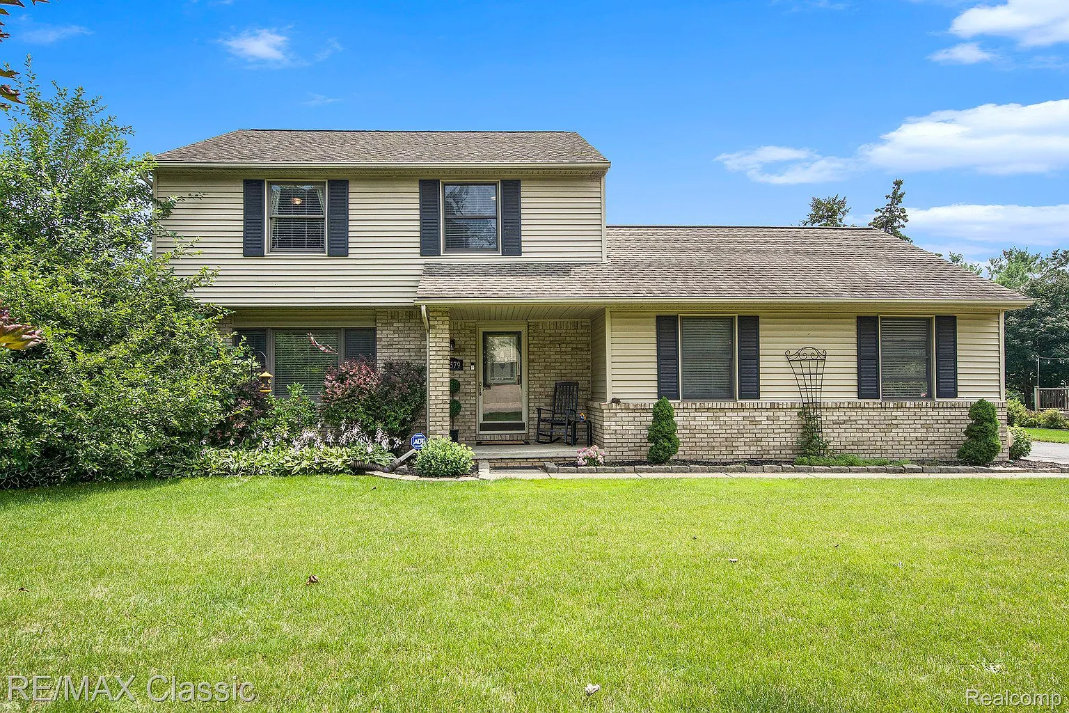 59579 Sterling Dr photo 1